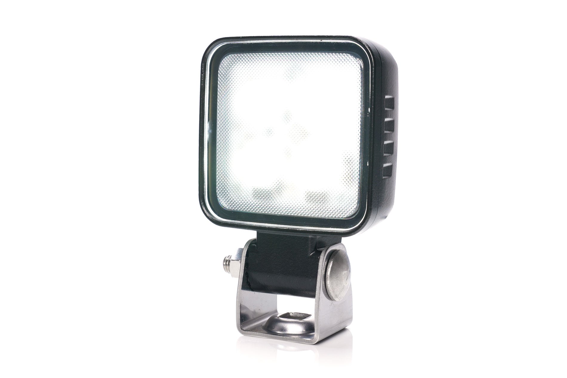 WAS 2238 LED Work Lamp front view
WAS 2238 LED Work Lamp mounted on tractor
WAS 2238 LED Work Lamp side profile