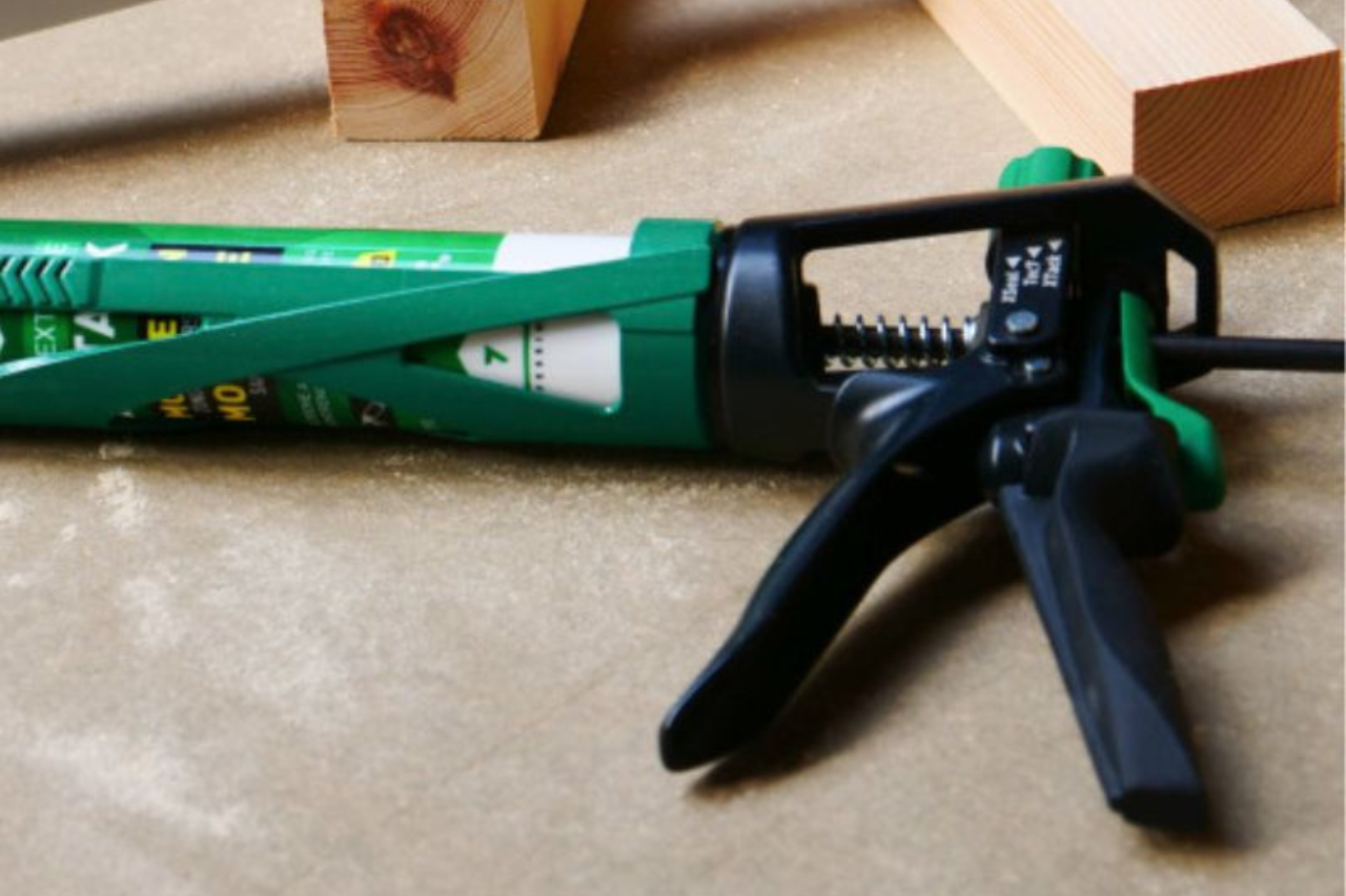 Tec7 Adjustable Power Caulking Cartridge Multigun - Euromotive Lighting & Signal