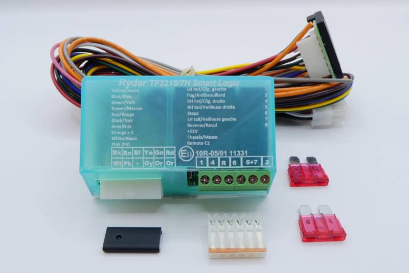 Smart Logic 7-way Bypass with plug-in loom 1m, 12V to 12V and 24V to 12V - Euromotive Lighting & Signal
