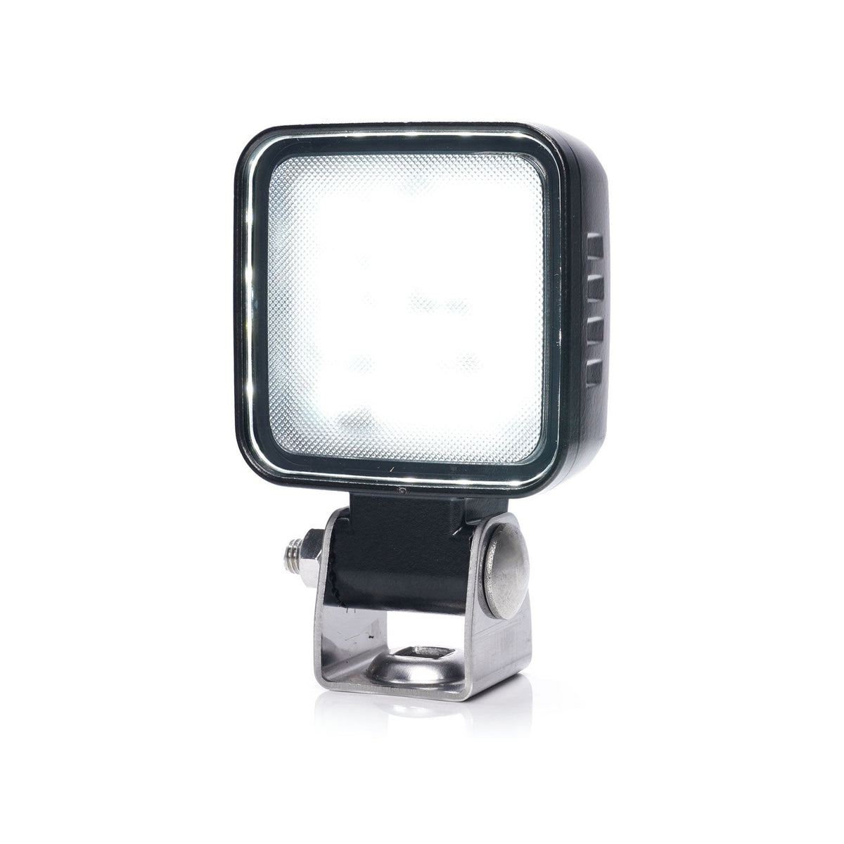 WAS 2238 LED Work Lamp front view

WAS 2238 LED Work Lamp mounted on tractor

WAS 2238 LED Work Lamp side profile