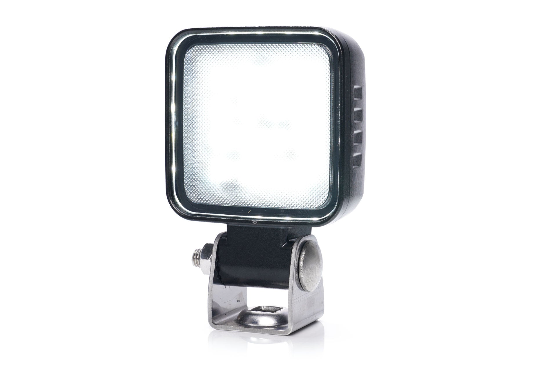WAS 2238 LED Work Lamp front view

WAS 2238 LED Work Lamp mounted on tractor

WAS 2238 LED Work Lamp side profile