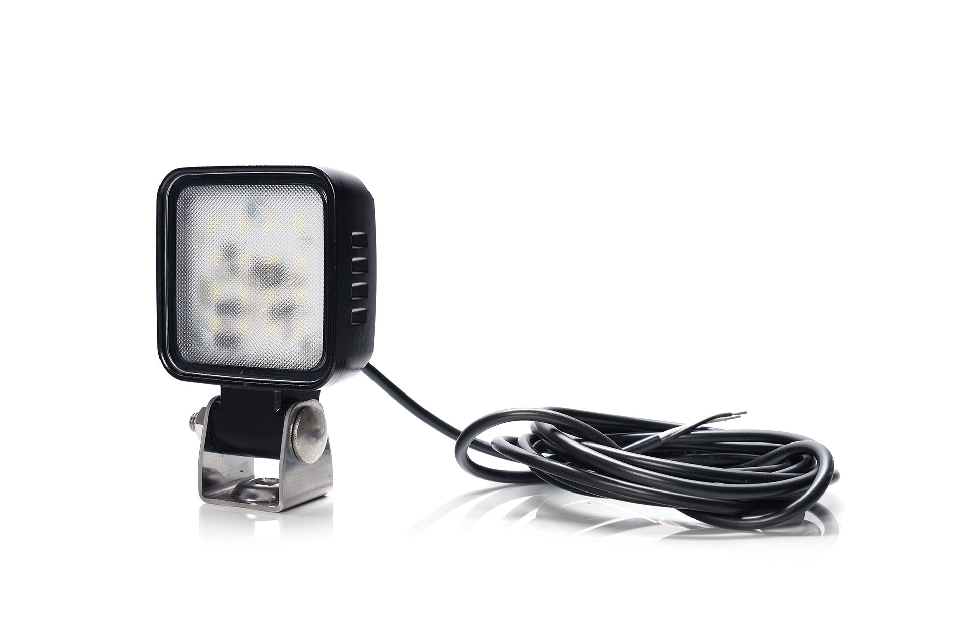WAS 2238 LED Work Lamp front view

WAS 2238 LED Work Lamp mounted on tractor

WAS 2238 LED Work Lamp side profile