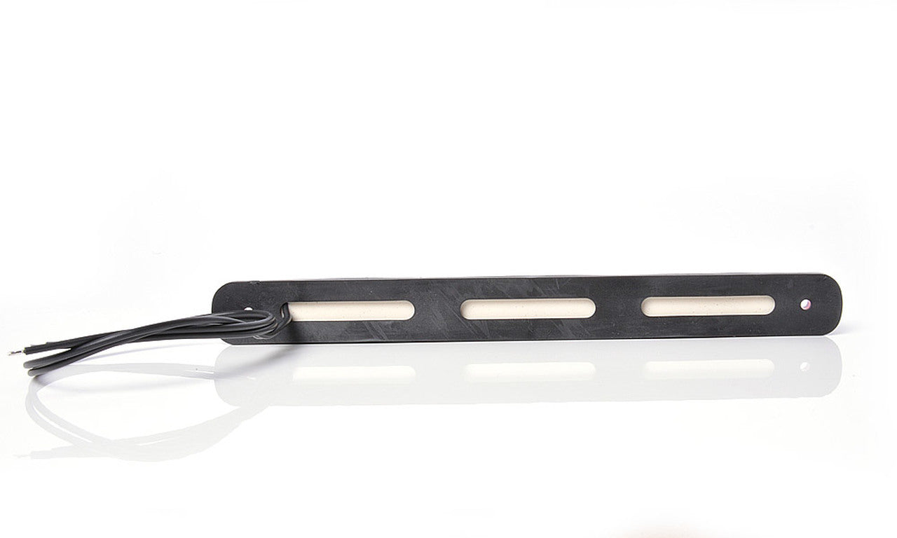 W115 LED EC824 Side position Slimline Flush 12 LED with Reflex Reflector - Euromotive Lighting & Signal