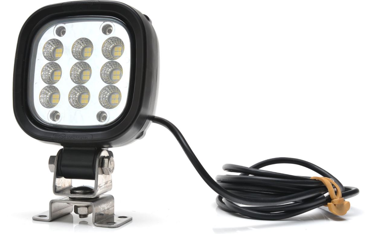 WAS EC1464 LED Work Lamp front view

WAS EC1464 LED Work Lamp mounted on tractor

WAS EC1464 LED Work Lamp side profile